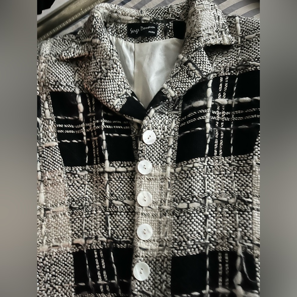Gorgeous blazer . Made in France . Silk lined